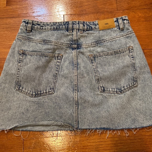 Zara Button Jean Skirt - Picture 3 of 6